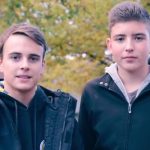 Yannick Schnelle und Mitschüler