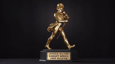 Johnnie Walker "Keep Walking"-Trophäe Johnnie Walker "Keep Walking"-Trophäe