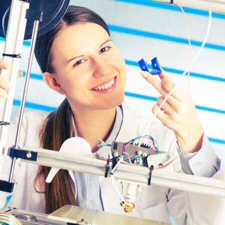 Schülerin und 3D-Druck