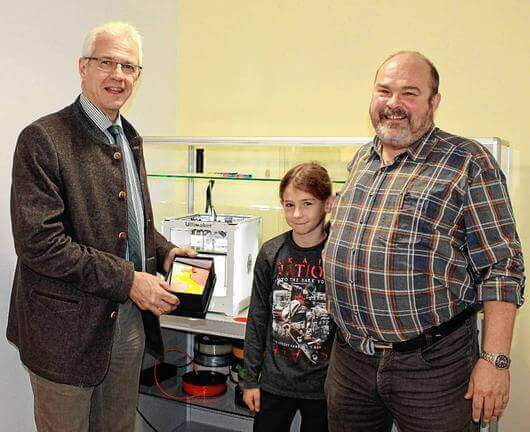 Mehrgenerationenhaus Hassfurt erhält einen 3D-Drucker 3D-Drucker im Mehrgenerationenhaus Hassfurt