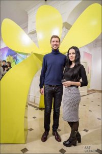 Stepan Ryabchenko mit Blume aus 3D-Drucker