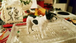 Replikat des Hundes.