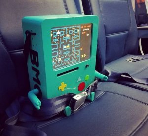 Der BMO auf dem Beifahrersitzt