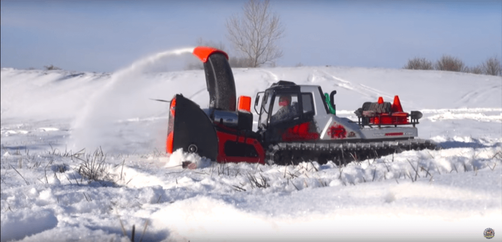 Schneefräse im Einsatz.