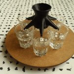 Dieser Schnaps-Spender ermöglicht es betrunken Schnaps perfekt auszuschenken