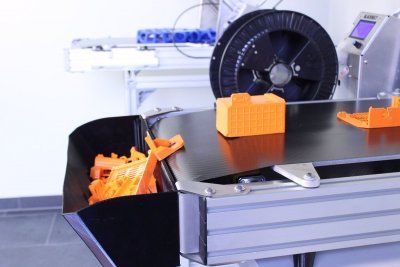 3D-Drucker mit Auffangbehälter