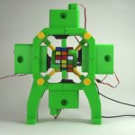 Roboter der Zauberwürfel lösen kann