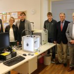 Übergabe des Ultimaker 3D-Druckers.