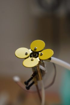 Nahaufnahme einer 3D-gedruckten Roboterblume