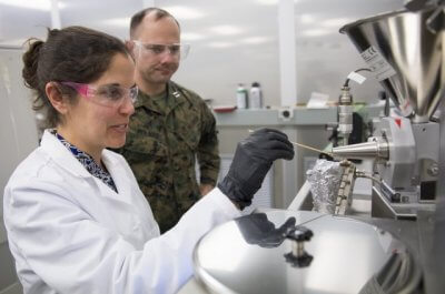 Nicole Zander und Capt. Anthony Molnar Nicole Zander und Capt. Anthony Molnar