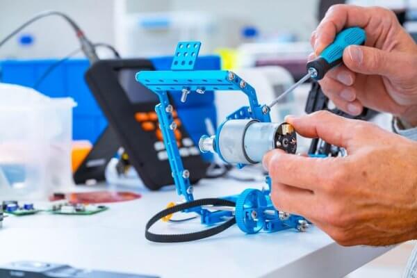 Roboter bauen im Makerspace