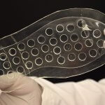 Forscher mit Schuhsohle