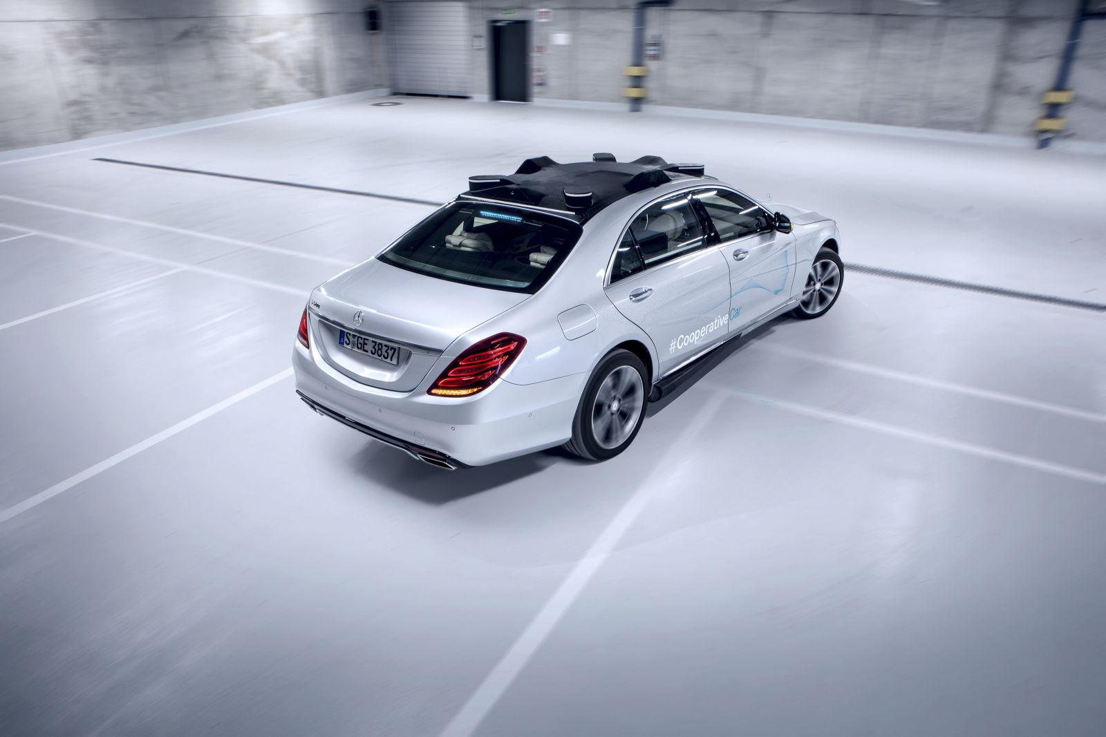 Co-Operative Car von Mercedes-Benz mit Dach aus dem 3D-Drucker