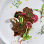 Teller mit Fleisch aus dem 3D-Drucker