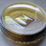 Optik mit Logo von GROTESK