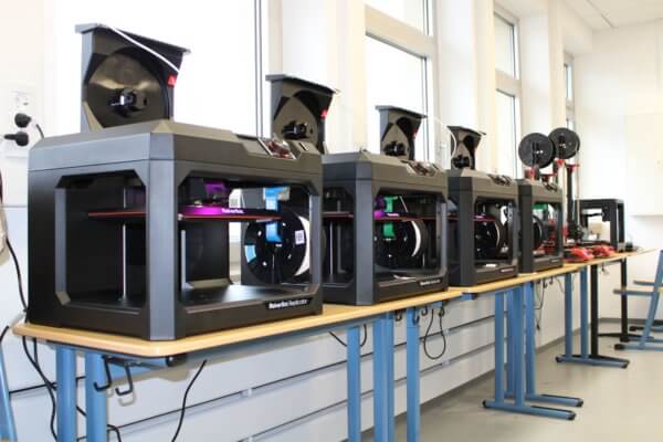 Mehrere 3D-Drucker