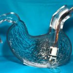 Plastikmodell eines Magens und Roboter