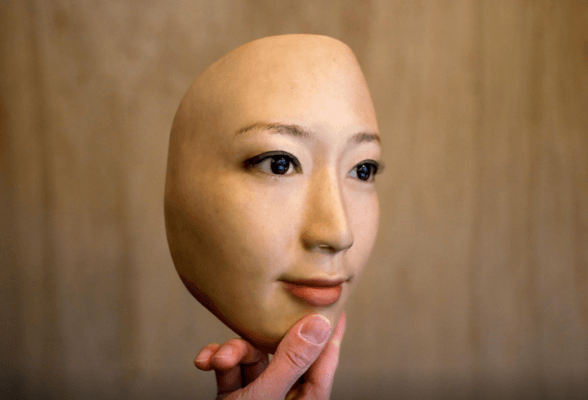 3D-gedruckte Maske einer Frau