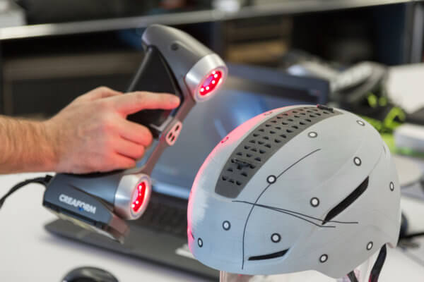 3D-Scan eines Helmes mit SILVER-3D-Scanner von Creaform