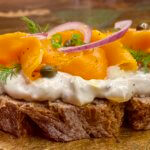 3D-Druck-Lachs auf Brötchen