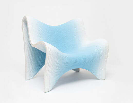 3D-gedruckter Fauteuil mit Farbverlauf