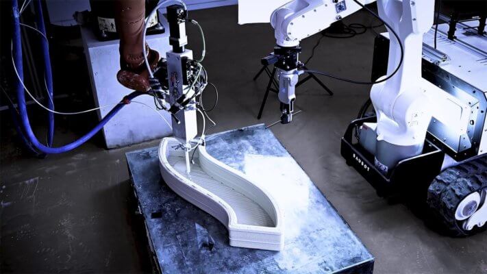 Roboterarm von Baubot beim 3D-Druck