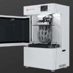 Satori Vl2800 3D-Drucker mit Fahrradhelm