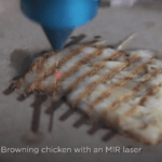 Hühnerprobe wird angebraten