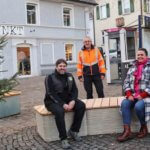 3D-gedruckte Bank mit Menschen