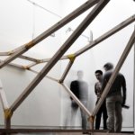 Holzskulptur mit bisher 12 Gabeln