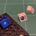 Maker entwickelt mit 3D-Drucker Legostein der funktionsfähigen Mini-Computer mit OLED-Display enthält