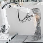 Roboterarm formt Mesh-Korb