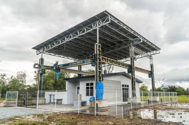 3D-gedrucktes Haus und 3D-Drucker