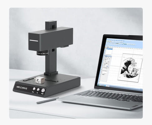 Mr. Carve M4 plus Laptop mit Software auf dem Bildschirm