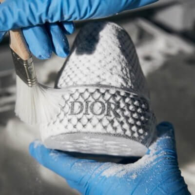 3D-gedruckte Schuhe (Rückseite mit Aufschrift "Dior")