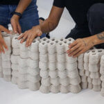 3D-gedruckte Ziegeln zu Wand gestapelt