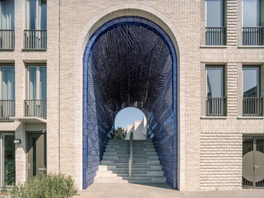 Torbogen mit 3D-gedruckten Kacheln
