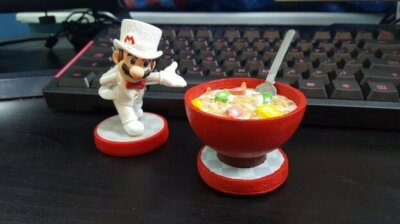 Mario-Figur und Müslischüssel