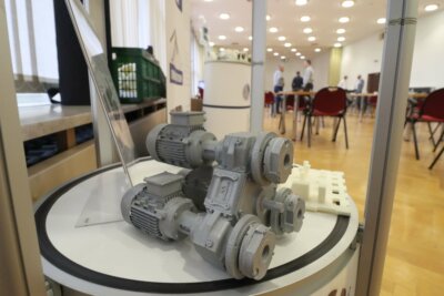 TITK veranstaltet einen 3D-Druck-Workshop im Rahmen der „Rudolstädter Kunststofftage“. 3D-gedrucktes Bauteil auf den Rudolstädter Kunststofftagen