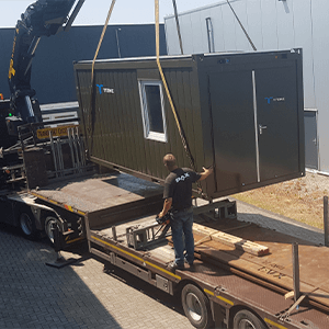 Installation des Titomic D523 3D-Druck-Systems Titomic D523 3D-Druck-System während der Installation