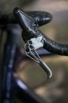 Detailansicht des 3D-gedruckten Bremssattels am Gravel E-Bike von Trickstuff.
