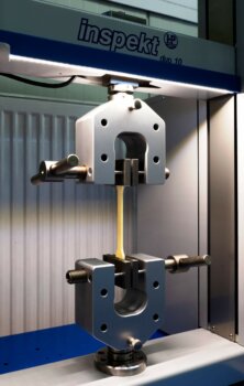 ULTEM 9085 Resin Zugtest durch AIM3D im Pellet-3D-Druck Zugfestigkeitstest von ULTEM 9085 Resin im 3D-Druck durch AIM3D