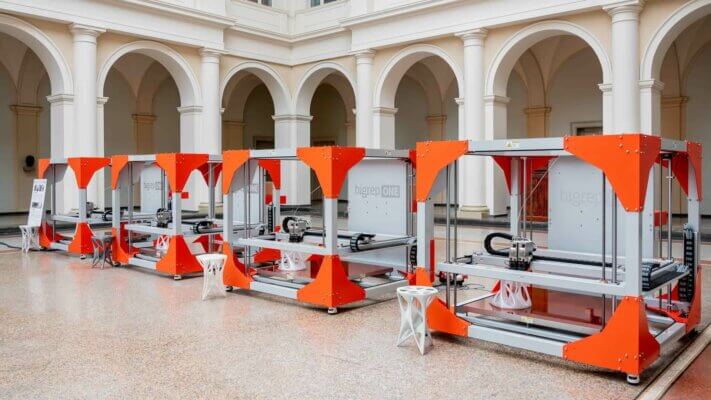 Reihe von BigRep 3D-Druckern, die die Expansion und Börsenpläne des Unternehmens im 3D-Drucksektor darstellen