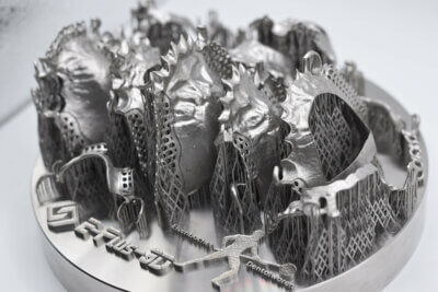 Hochwertige 3D-Druck-Technologie im Dentalbereich durch Eisenbacher Dentalwaren und Eplus3D – KeraS Metallpulver auf Eplus3D-Drucker