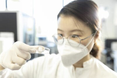 3D-gedrucktes Ohr-Implantat von MHH mit integrierter Medikamentenfreisetzung 3D-Druck Ohr-Implantat Medizinische Hochschule Hannover mit Medikamentenfreisetzung