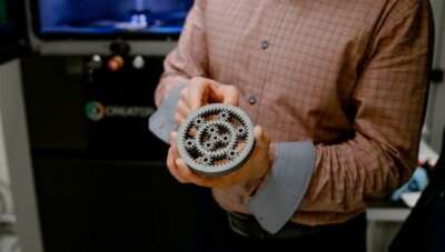3D-gedruckter Permanentmagnet aus Nanokristalliner Legierung von Ural Federal University Permanentmagnet aus Nd-Fe-B Legierung, gefertigt durch 3D-Druck, Forschungsprojekt der Ural Federal University