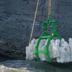 Platzierung eines 3D-gedruckten Riffs im Meer als Teil des Meeresschutzprojekts in Pattaya