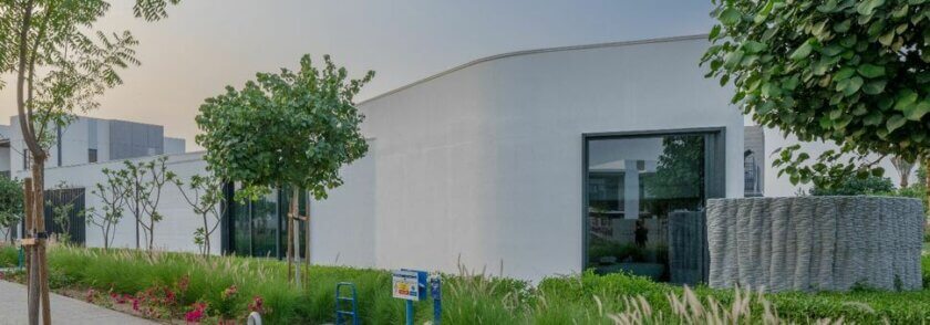 Moderne 3D-gedruckte Villa in Dubai, realisiert von Emaar Properties Außenansicht der ersten in Dubai 3D-gedruckten Villa von Emaar Properties