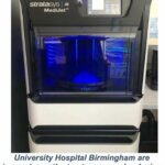3D-Drucker Stratasys J5 MediJet im medizinischen Einsatz zur Fertigung personalisierter Schneideführungen am University Hospital Birmingham