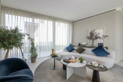 Innenansicht der ersten 3D-gedruckten Villa in Dubai von Emaar Properties Wohnzimmer der ersten 3D-gedruckten Villa in Dubai, erbaut mit COBOD-Technologie